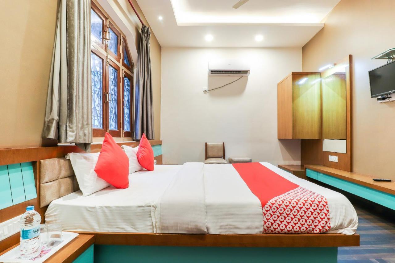 Oyo 26781 Hotel Raghupati Ayodhya Exteriör bild