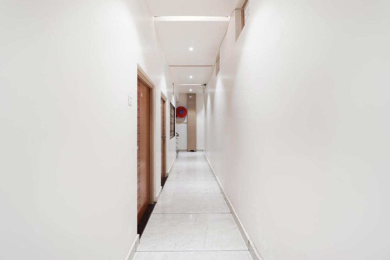 Oyo 26781 Hotel Raghupati Ayodhya Exteriör bild